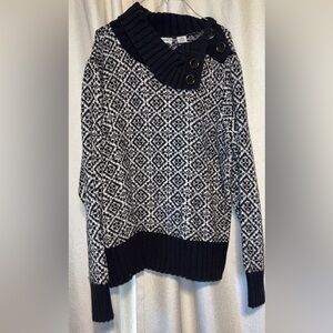 Liz Claiborne Black and White Geometric Sweater
